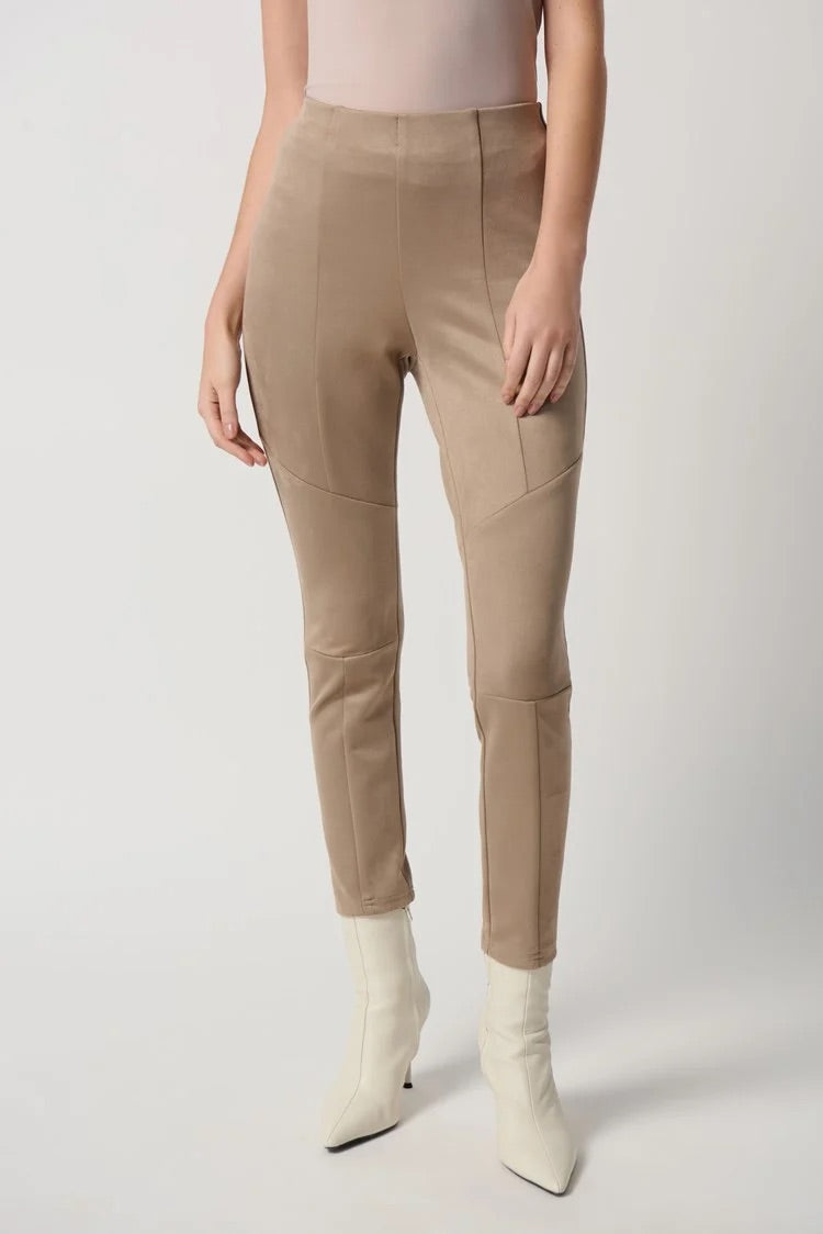 Leggings en daim scuba avec découpes aux genoux