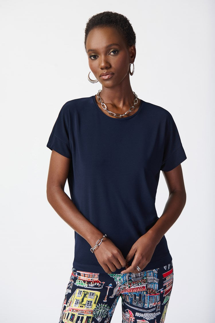 Basic Scoop Neck T-shirt