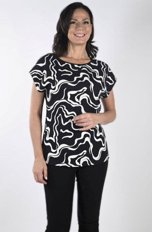 Frank Lyman Style: 233525 Patterned Short Sleeve Top