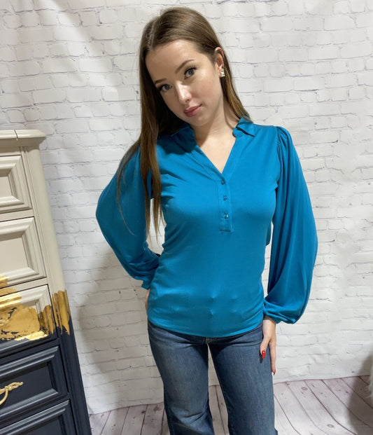 Blouse boutonnée à col en V en modal 