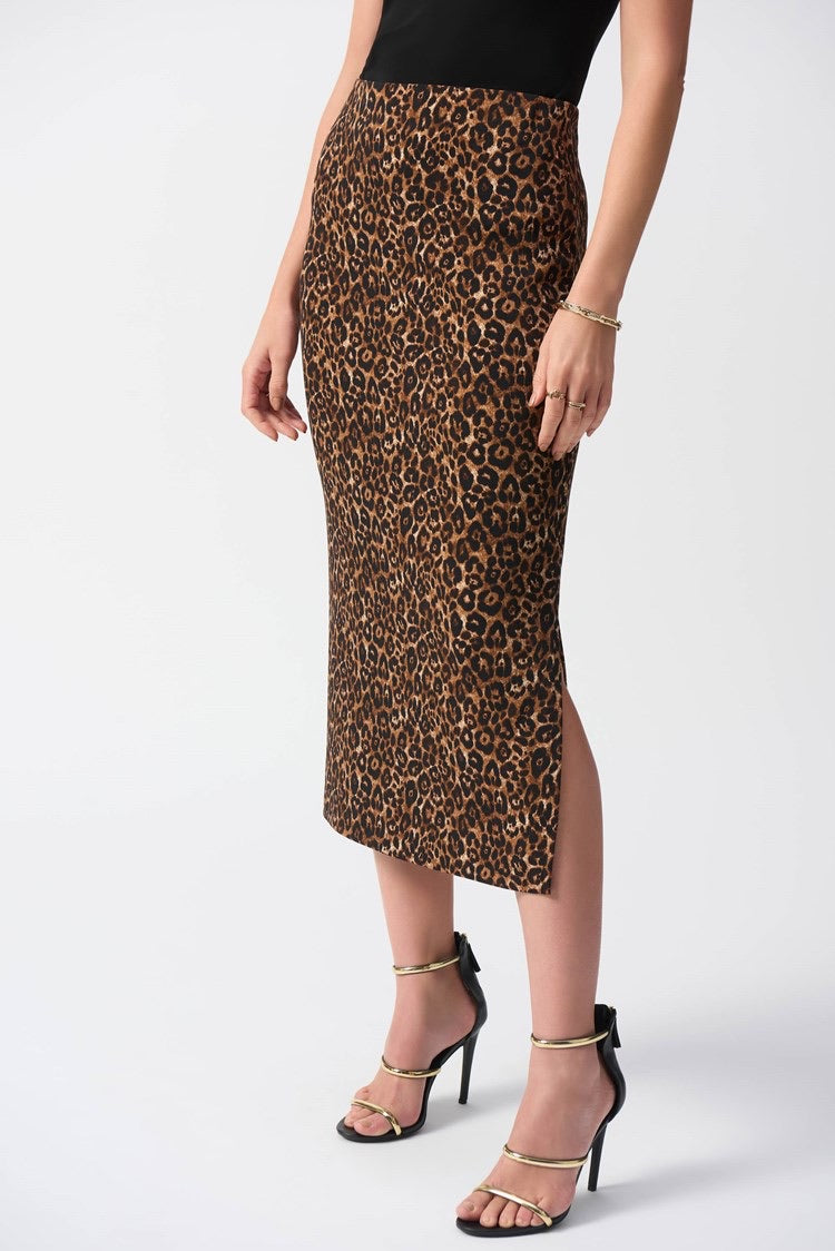 Chic Leopard Print Skirt