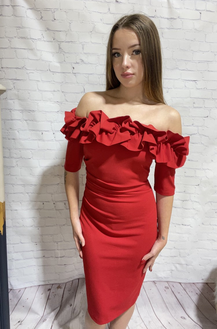 Vestido de crepé con hombros descubiertos