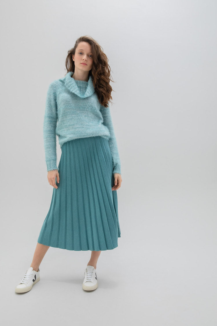 Sweater With Chunky Rib Cuff Hem And Neck