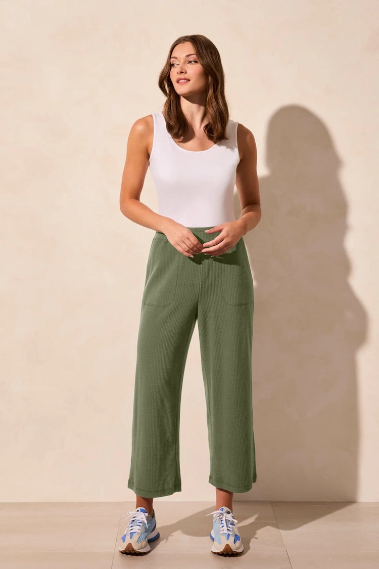 Textured Pull-on Capri