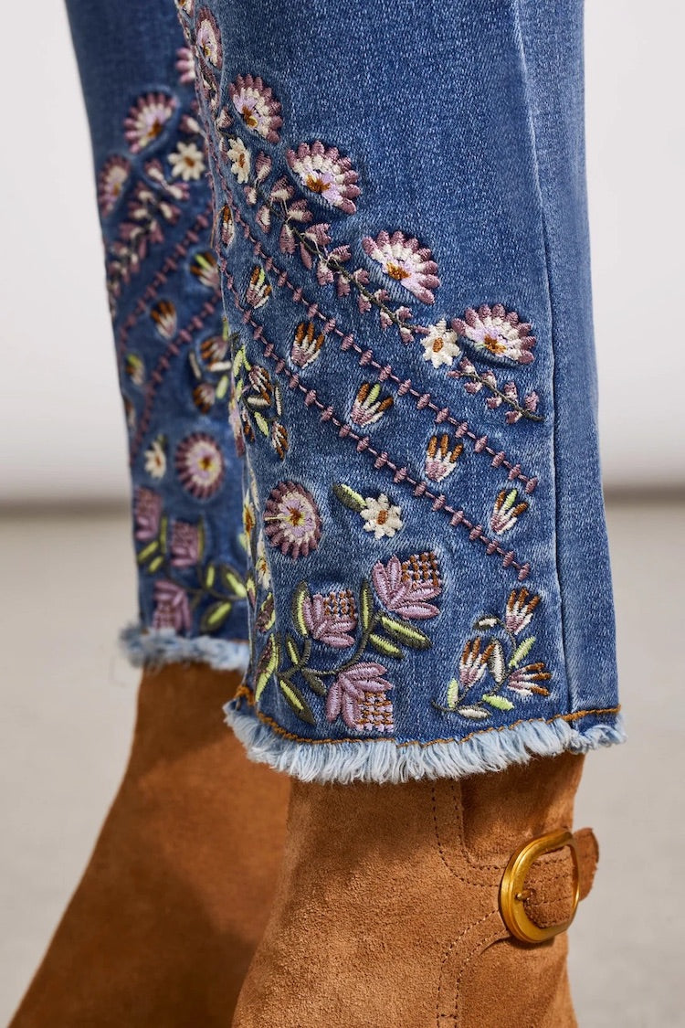 Audrey Pull-On Slim Ankle Jeans With Embroidery