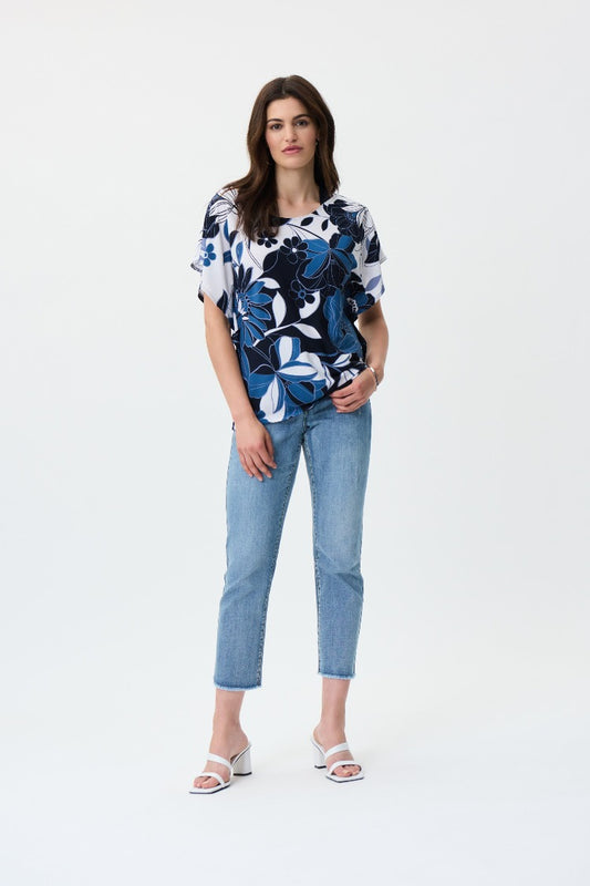 The fabulous mid-rise fit of the Joseph Ribkoff Frayed Jeans will give you a new favourite to wear. Featuring a straight crop, flattering frayed hem and classic five-pocket style makes them a timeless piece that you will wear time and again.