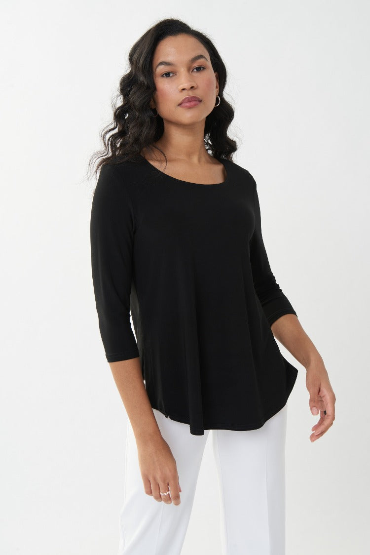 This Joseph Ribkoff 3/4 Sleeve Top is a great basic for your closet with a round neckline, 3/4 length sleeves, a rounded hemline, slightly relaxed fit and just the right amount of stretch.  Proudly made in Canada.